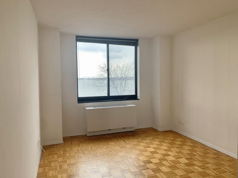 377 Rector Place, Unit 5L Manhattan, NY 10280 - Photo 4 of 9