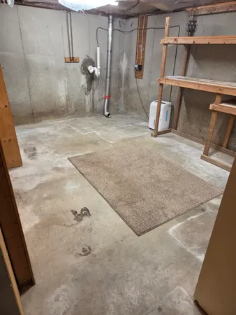 $2,700 | 16 A River Road, Hudson, NH 03051