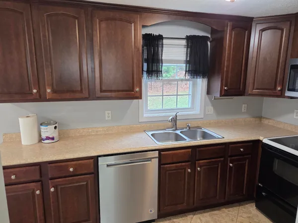 $2,700 | 16 A River Road, Hudson, NH 03051