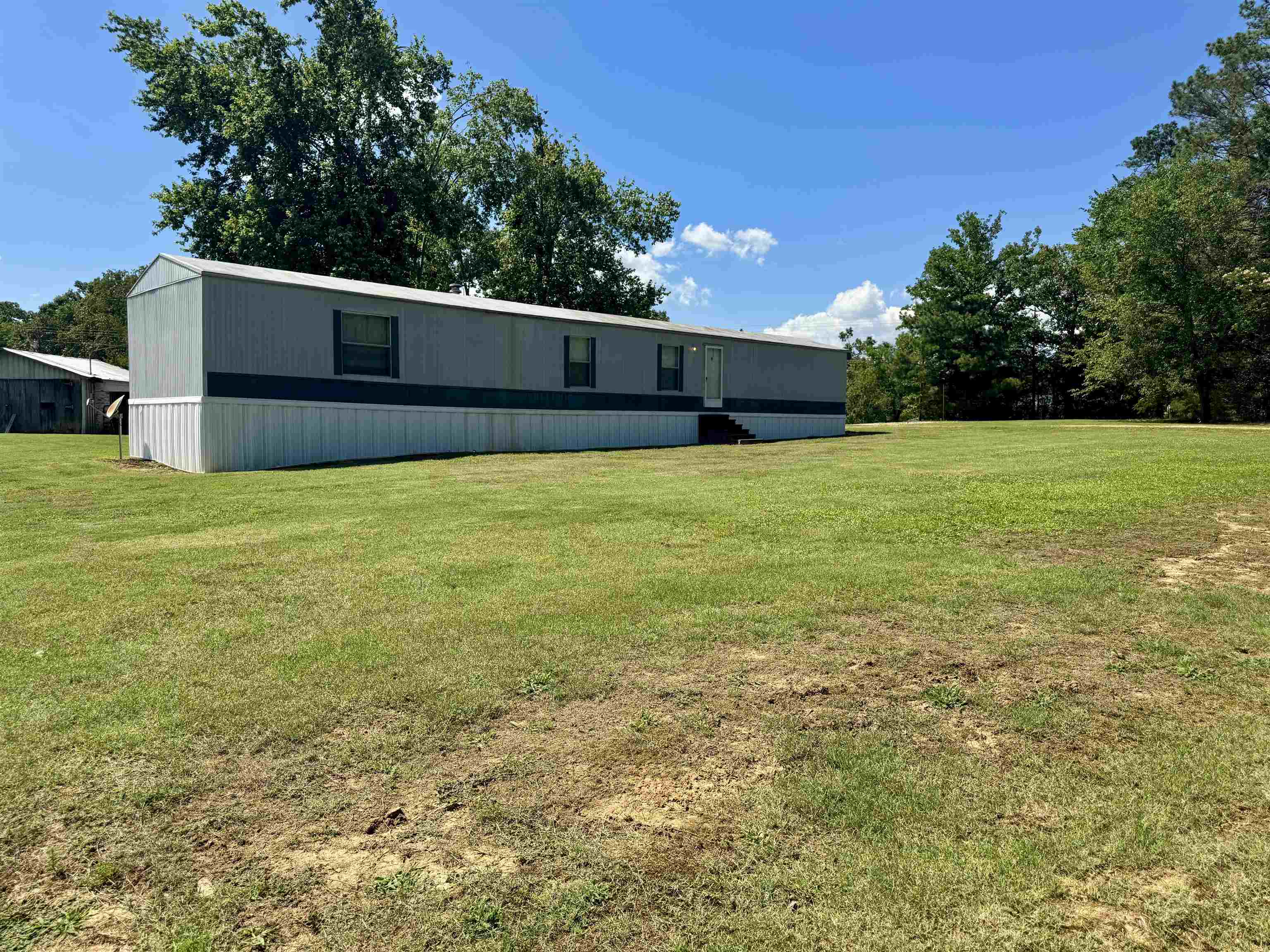 2511 Watkins Road Michie, TN 38357 - Photo 4 of 40 Front house