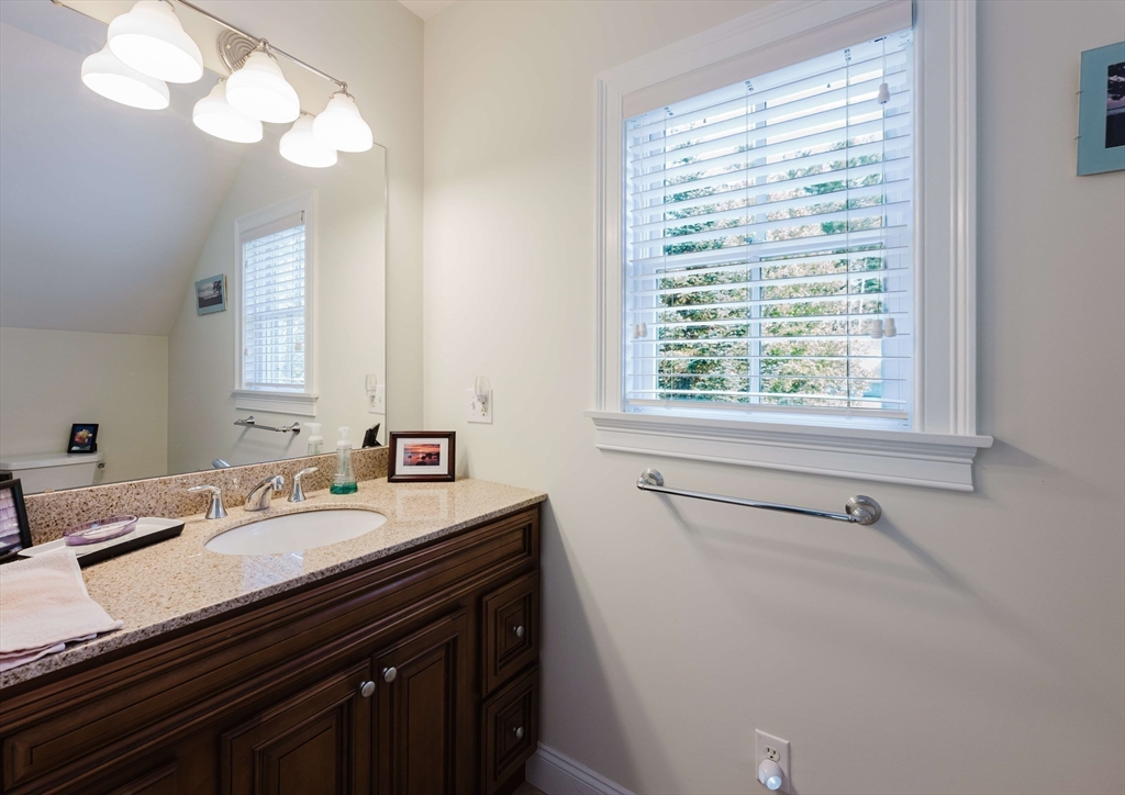 14 Hathaway Pond Circle, Unit 14 Rochester, MA 02770 - Photo 21 of 41