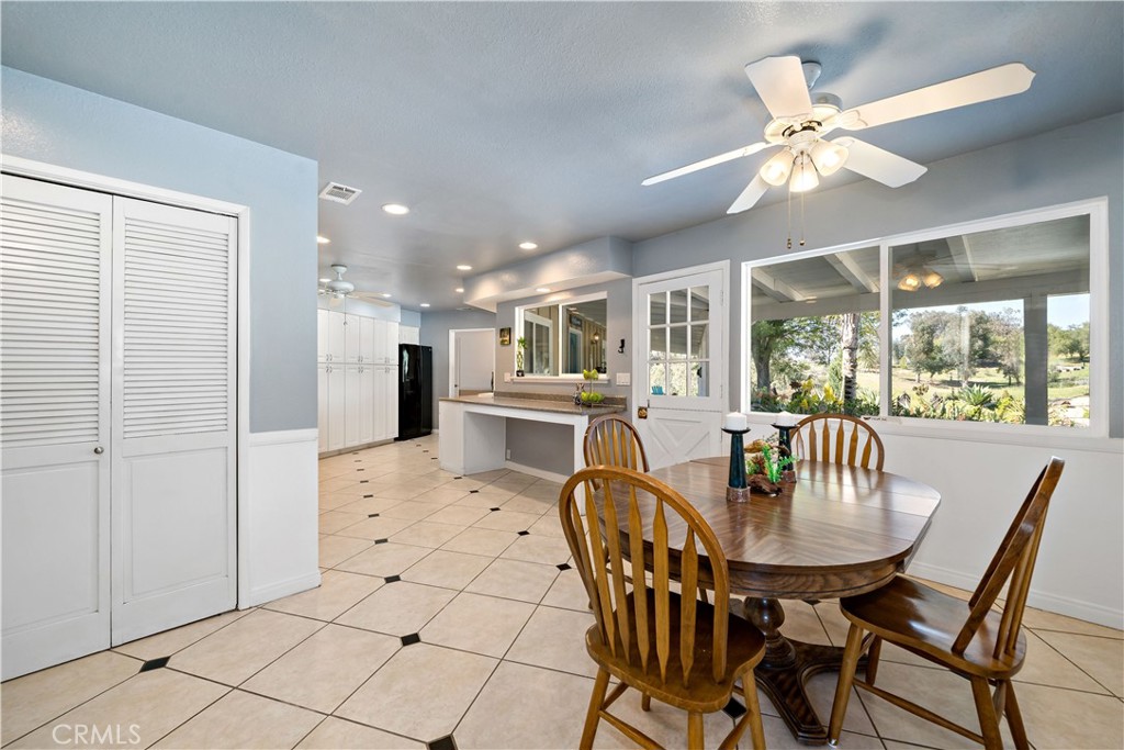 39980 Vía Fernando Temecula, CA 92592 - Photo 27 of 73 Kitchen
