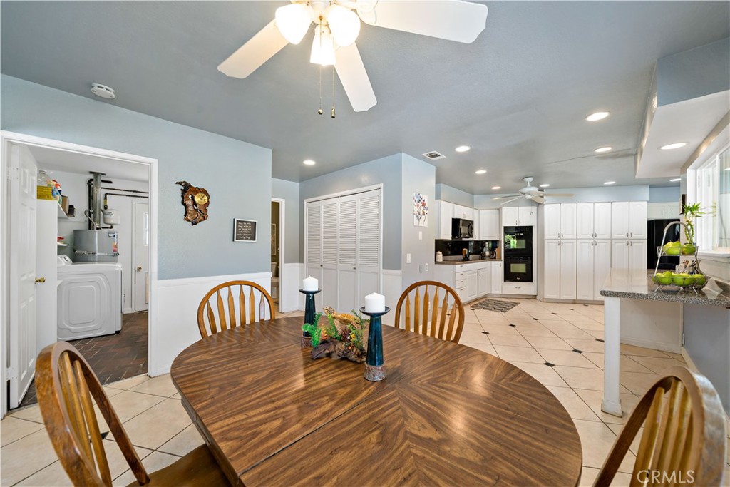 39980 Vía Fernando Temecula, CA 92592 - Photo 28 of 73 Kitchen Dining
