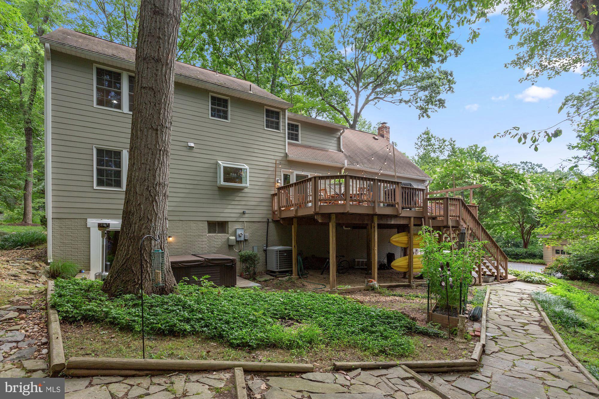 1958 Barton Hill Road Reston, VA 20191 - Photo 24 of 32 Rear of home