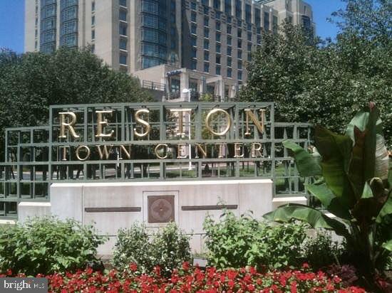 1958 Barton Hill Road Reston, VA 20191 - Photo 29 of 32