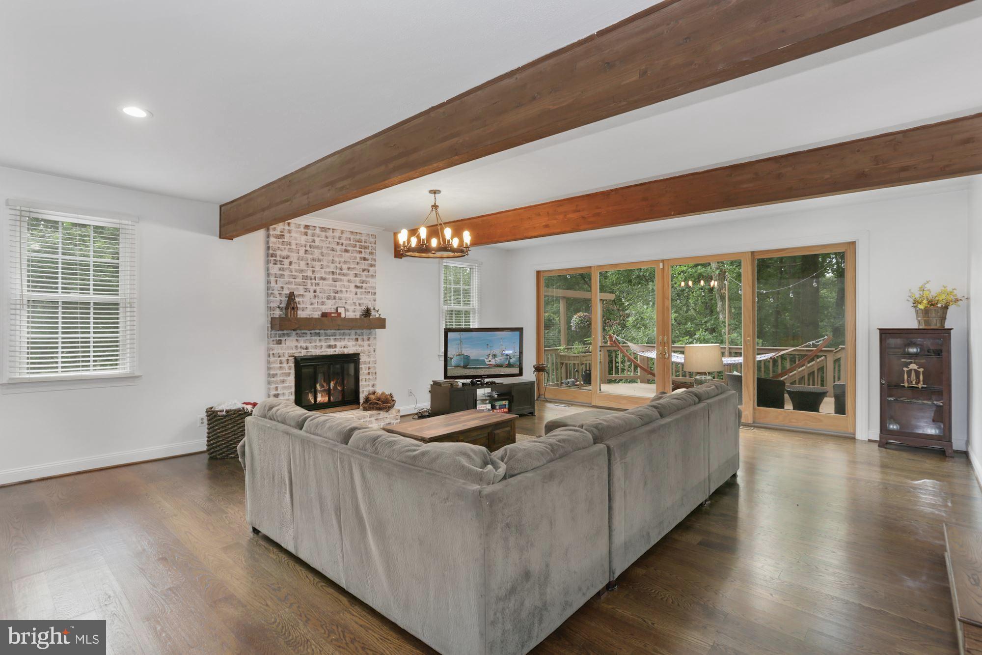 1958 Barton Hill Road Reston, VA 20191 - Photo 9 of 32 Extraordinary Family Room with amazing views