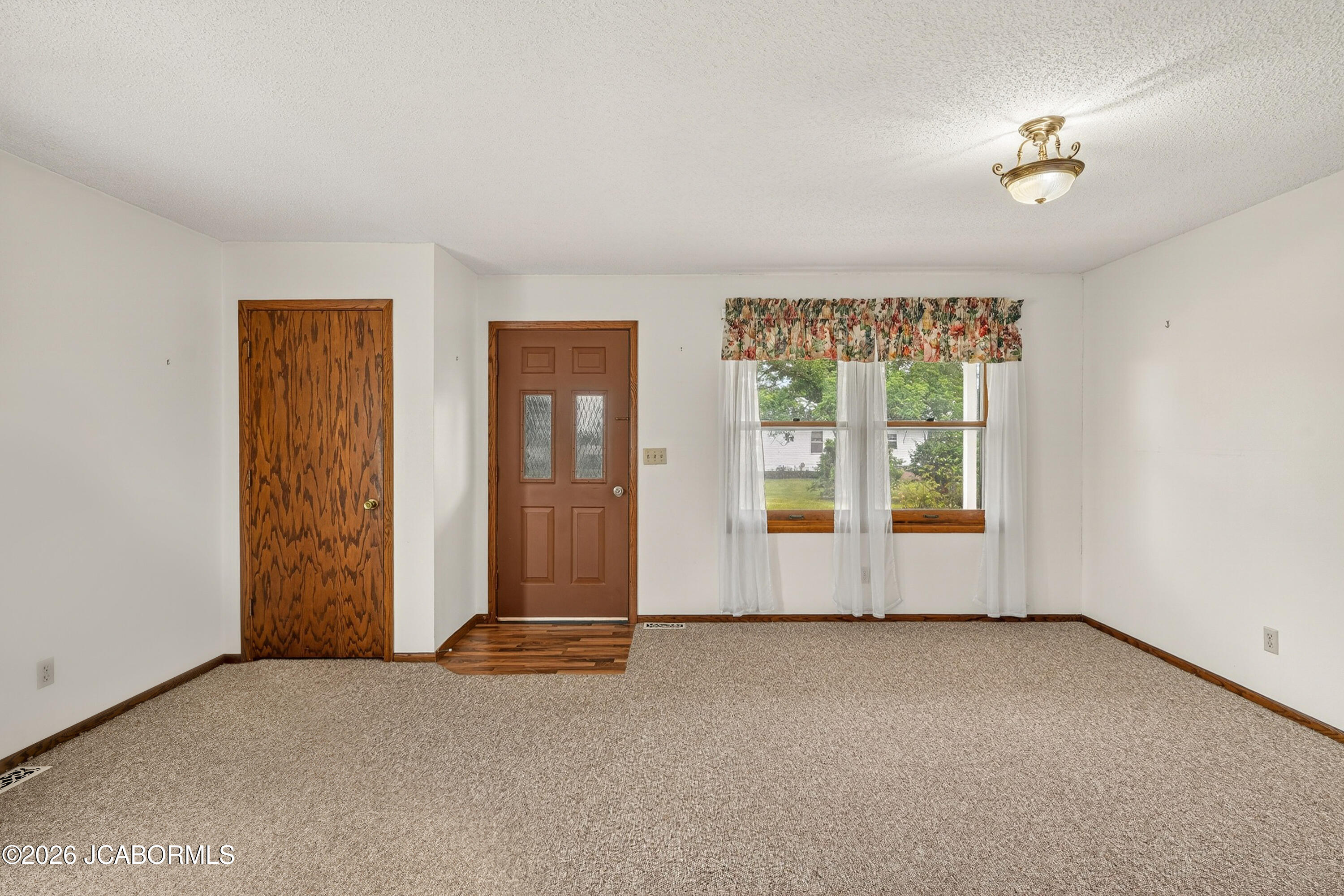10206 State Rte 52 Versailles, MO 65084 - Photo 6 of 74