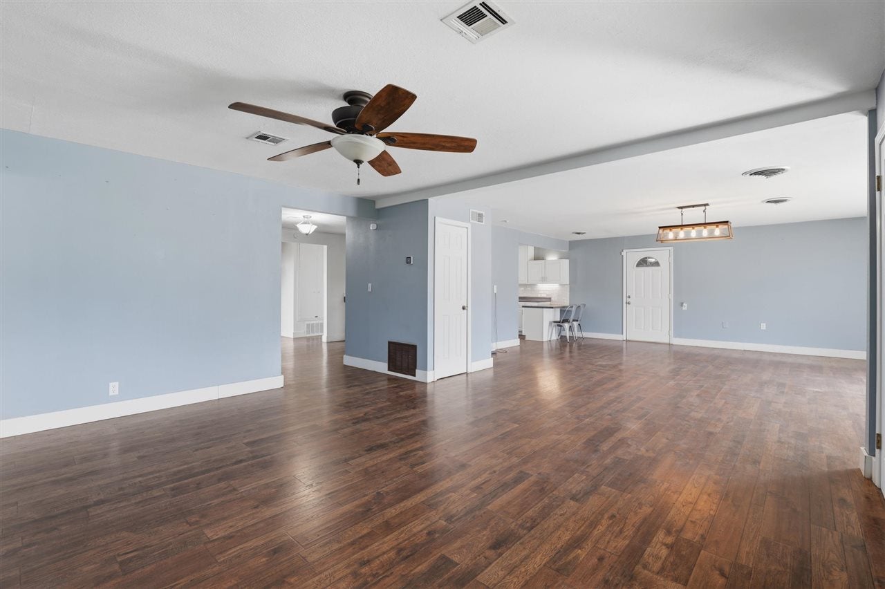 617 Locust Street Perry, OK 73077 - Photo 5 of 50 Gallery Image 5