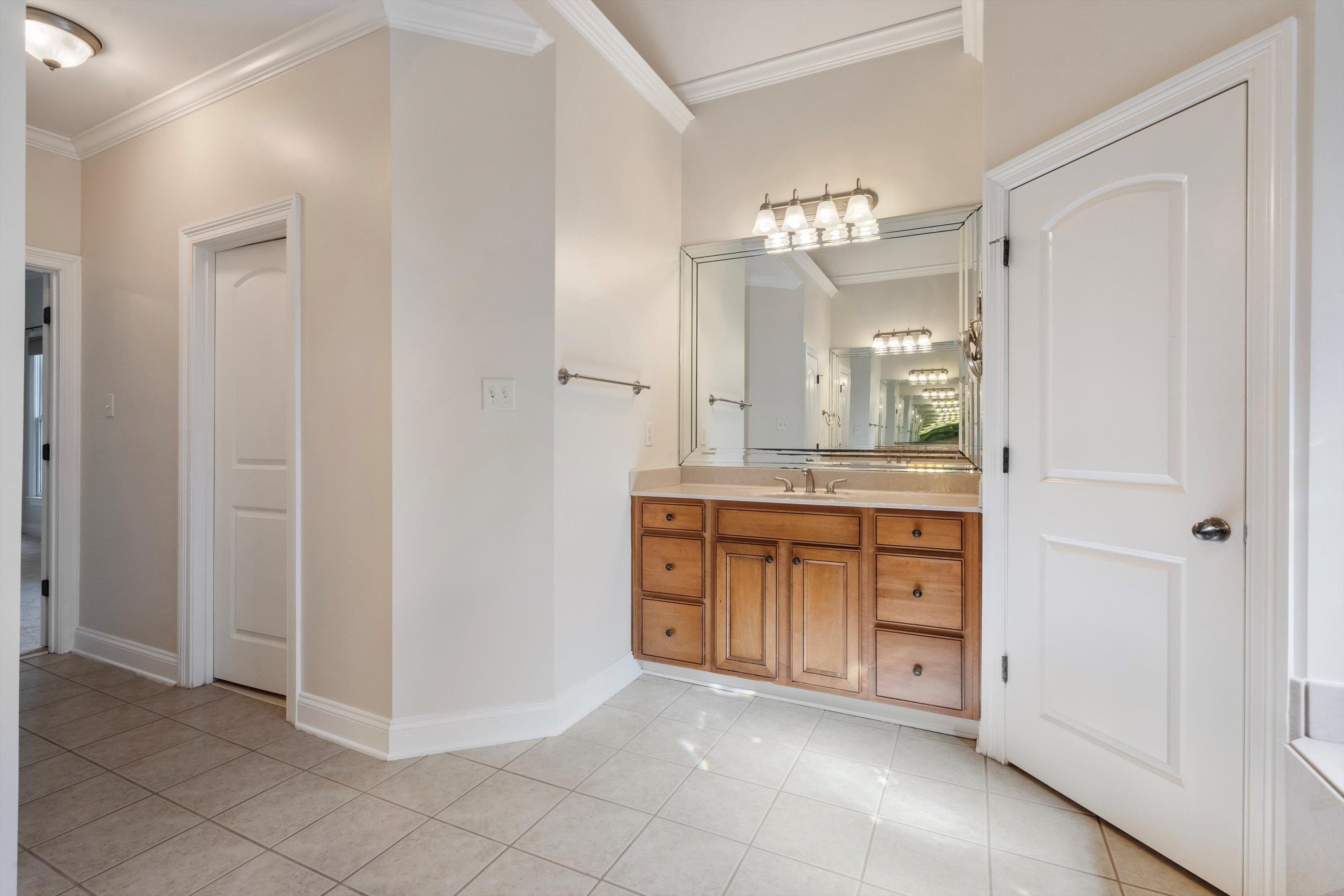 1710 Stillwind Lane Collierville, TN 38017 - Photo 17 of 40 Primary suite features large bathroom & two walk-in closets