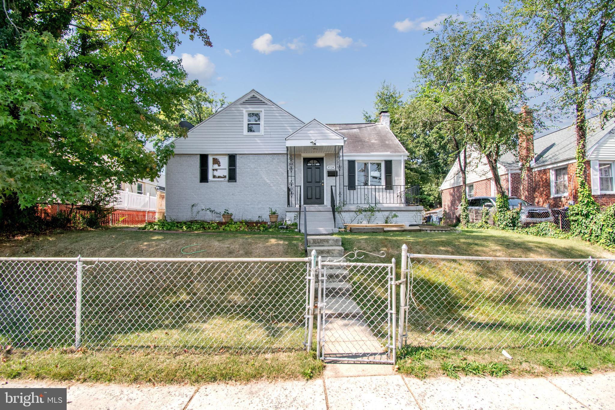 4704 68th Place Hyattsville, MD 20784 - Photo 3 of 36