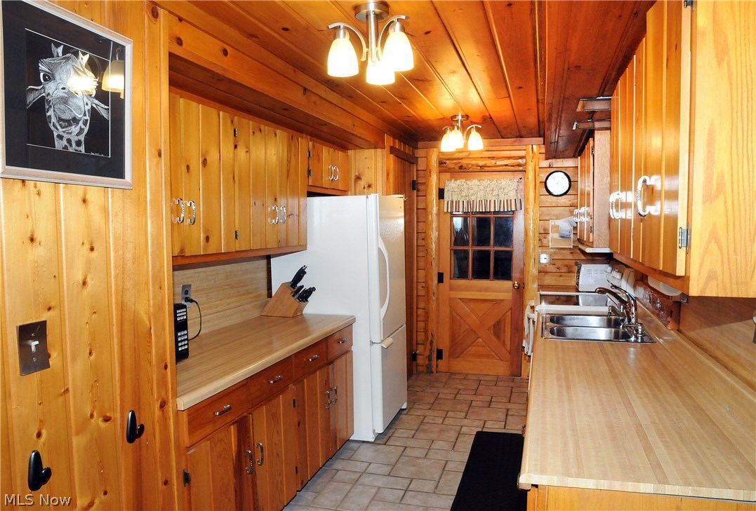4787 Bird Road Kimbolton, OH 43749 - Photo 4 of 34 Gallery Image 4