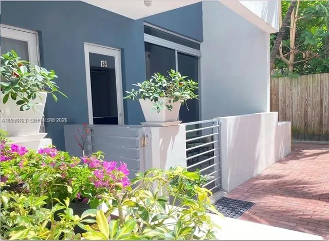 $3,400 | 3339 Virginia Street, Unit 133, Miami, FL 33133