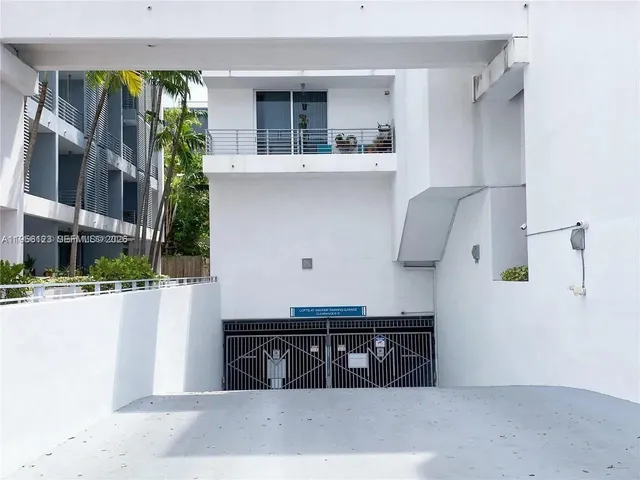 $3,400 | 3339 Virginia Street, Unit 133, Miami, FL 33133