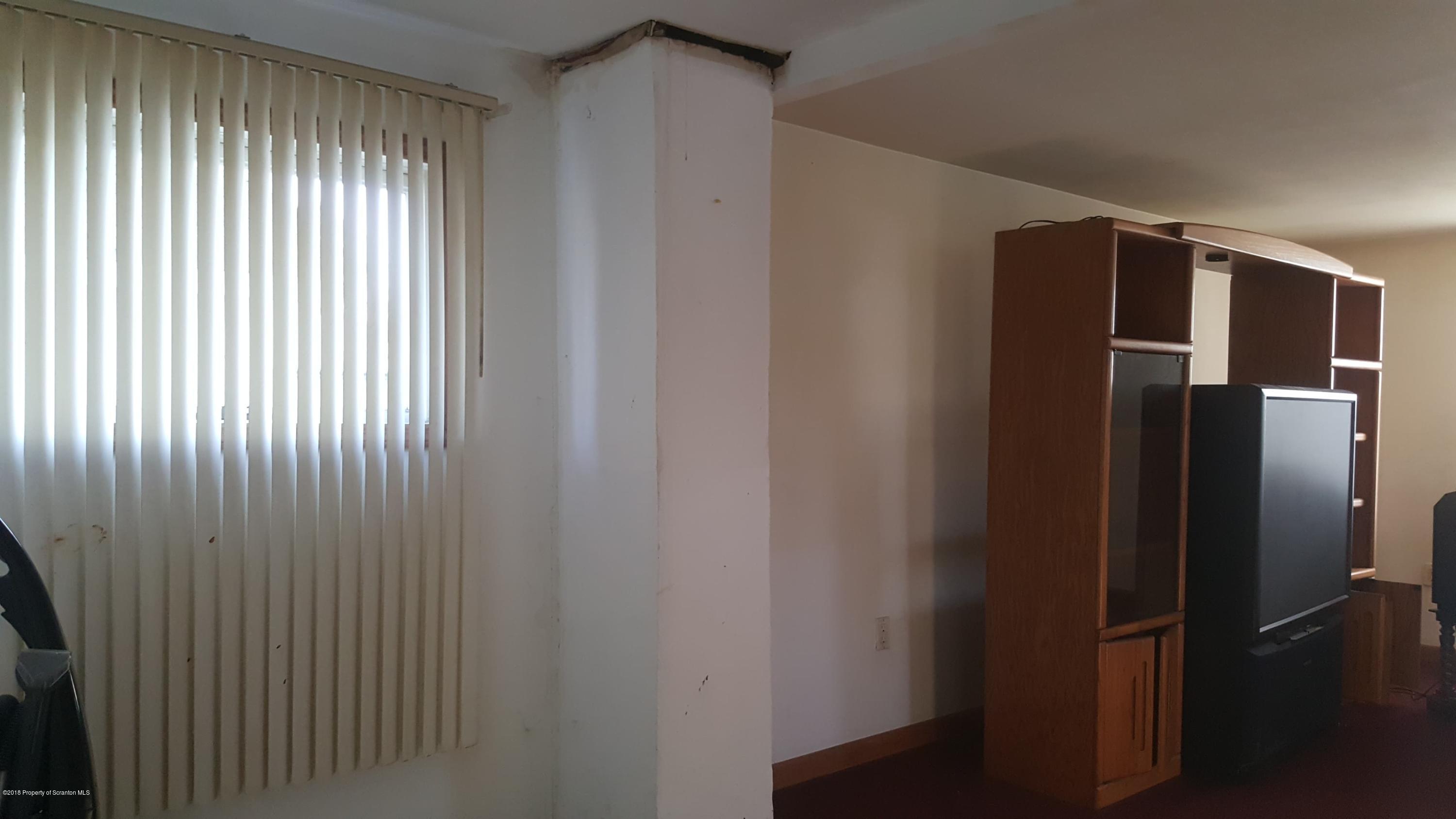 1007 Line Street Archbald, PA 18403 - Photo 12 of 24