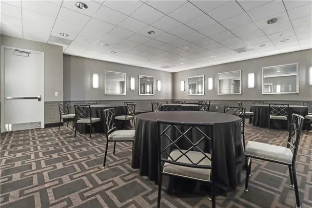 $1,165,000 | 700 West 31st Street, Unit 702, Kansas City, MO 64108