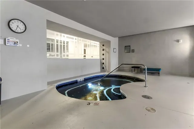 $1,165,000 | 700 West 31st Street, Unit 702, Kansas City, MO 64108