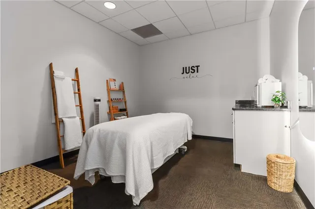 $1,165,000 | 700 West 31st Street, Unit 702, Kansas City, MO 64108