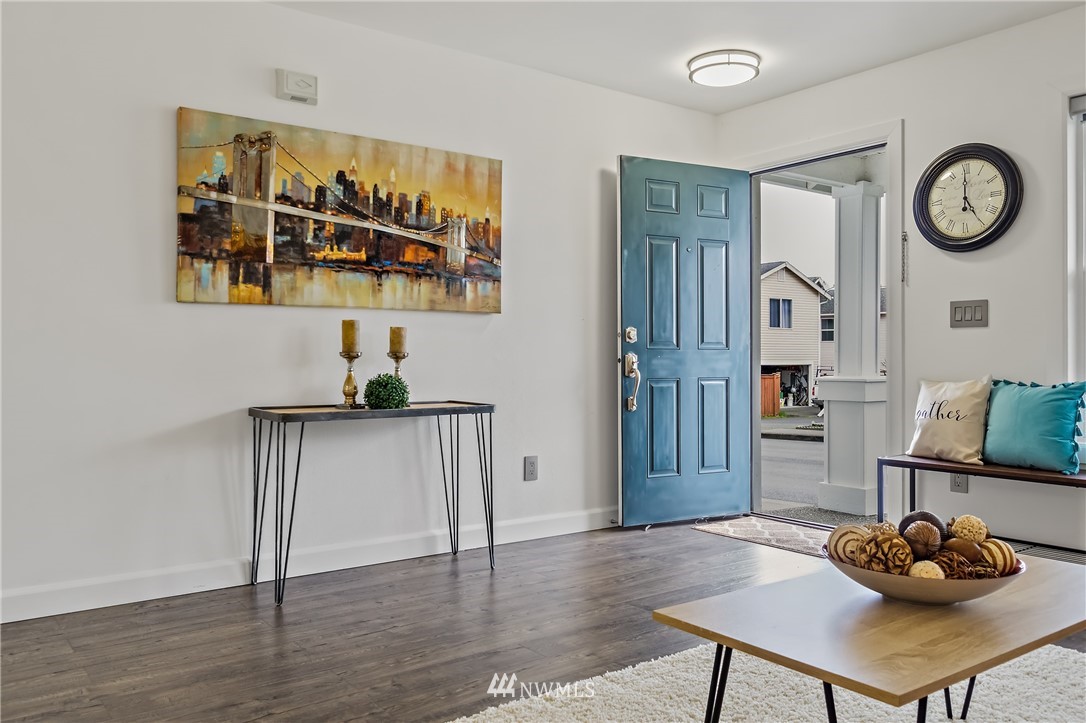 247 Ferndale Avenue Southeast Renton, WA 98056 - Photo 2 of 28 Gallery Image 2