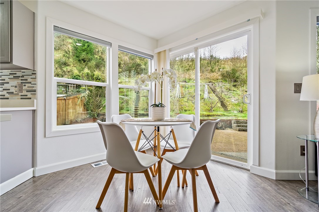 247 Ferndale Avenue Southeast Renton, WA 98056 - Photo 10 of 28 Gallery Image 10