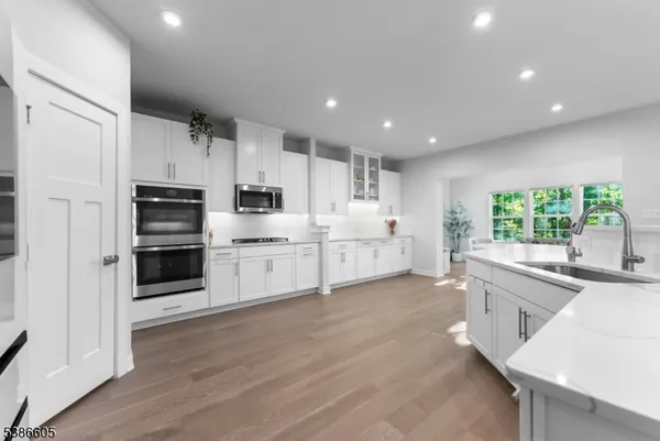 $875,000 | 58 Oakwood Boulevard, Hampton, NJ 08827