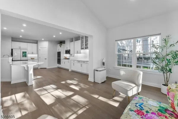 $875,000 | 58 Oakwood Boulevard, Hampton, NJ 08827