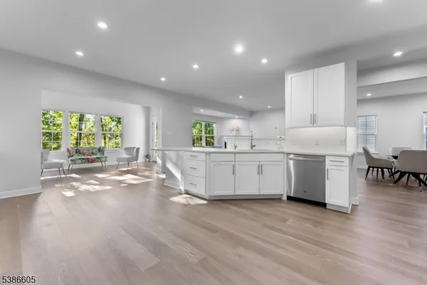 $875,000 | 58 Oakwood Boulevard, Hampton, NJ 08827