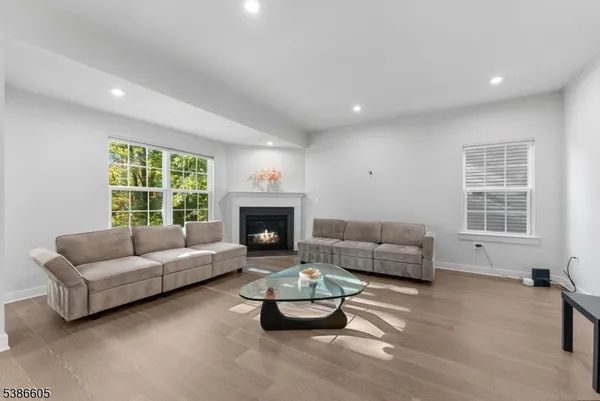 $875,000 | 58 Oakwood Boulevard, Hampton, NJ 08827