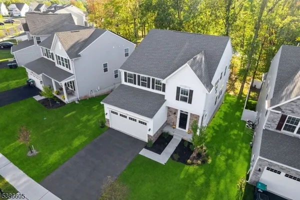 $875,000 | 58 Oakwood Boulevard, Hampton, NJ 08827