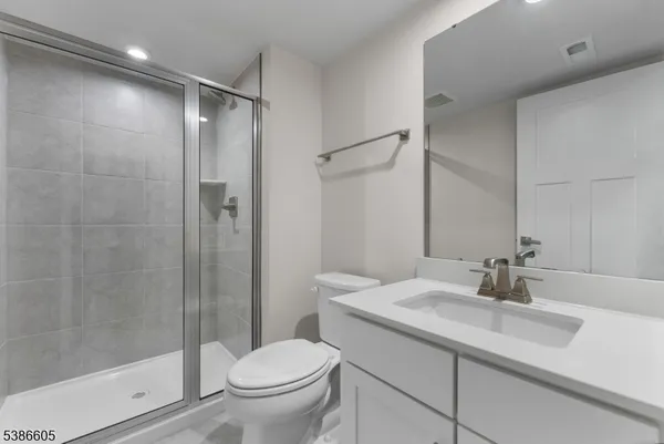 $875,000 | 58 Oakwood Boulevard, Hampton, NJ 08827