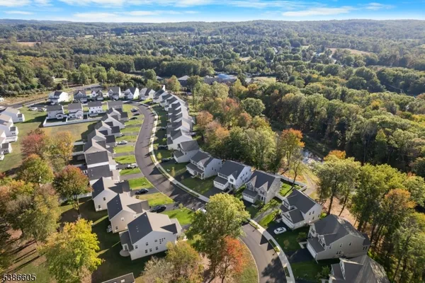 $875,000 | 58 Oakwood Boulevard, Hampton, NJ 08827