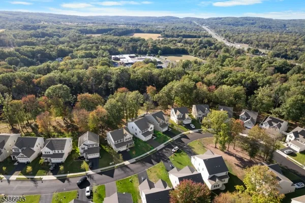 $875,000 | 58 Oakwood Boulevard, Hampton, NJ 08827