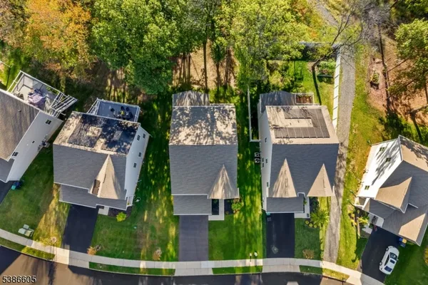 $875,000 | 58 Oakwood Boulevard, Hampton, NJ 08827