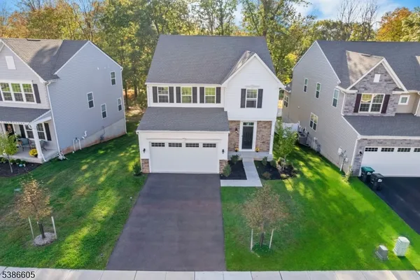 $875,000 | 58 Oakwood Boulevard, Hampton, NJ 08827