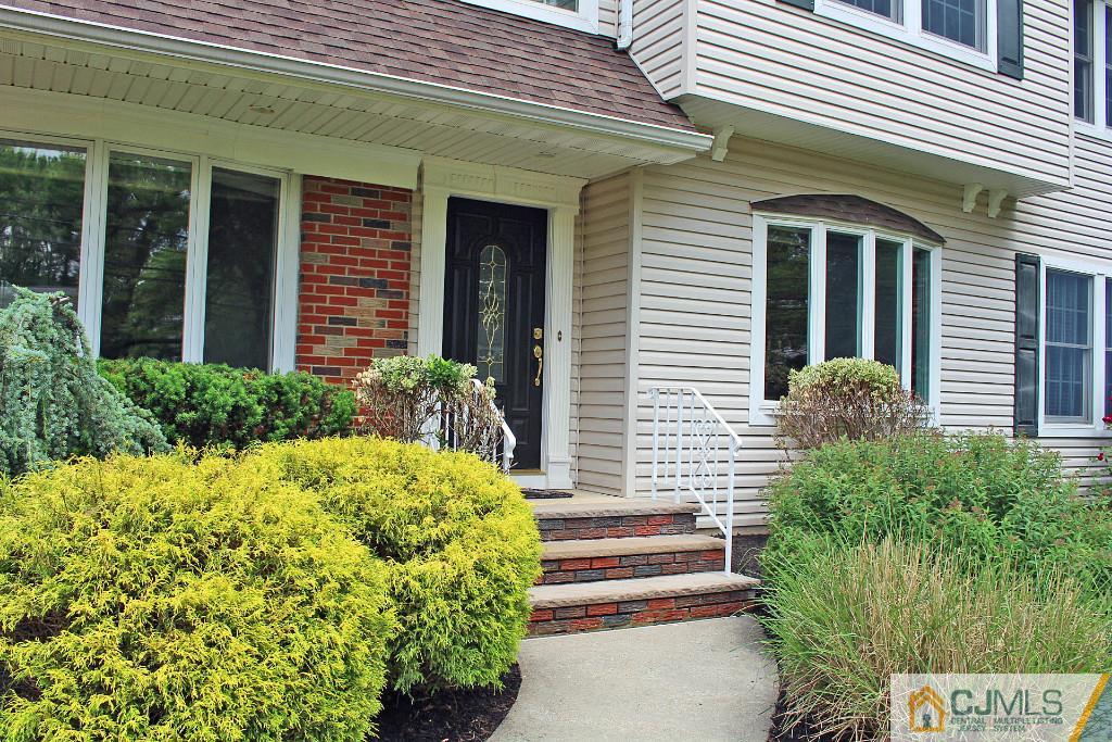 16 Freeman Street Edison, NJ 08820 - Photo 3 of 25 Gallery Image 3