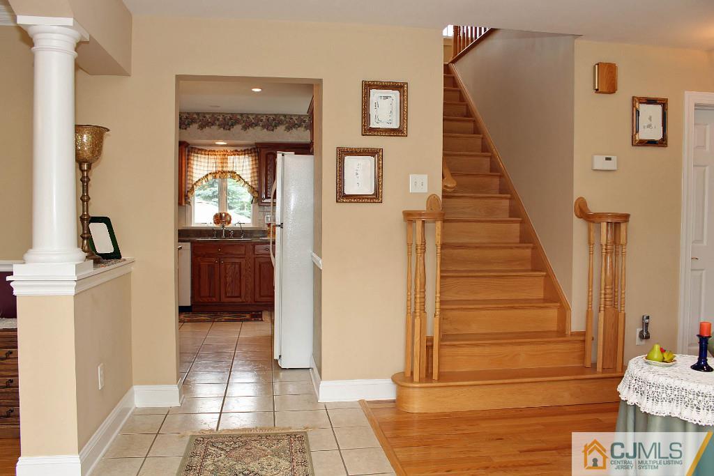 16 Freeman Street Edison, NJ 08820 - Photo 4 of 25 Gallery Image 4