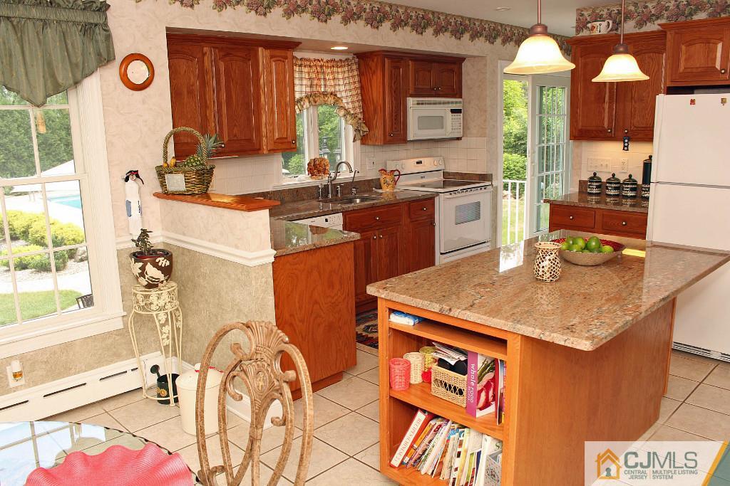 16 Freeman Street Edison, NJ 08820 - Photo 7 of 25 Gallery Image 7