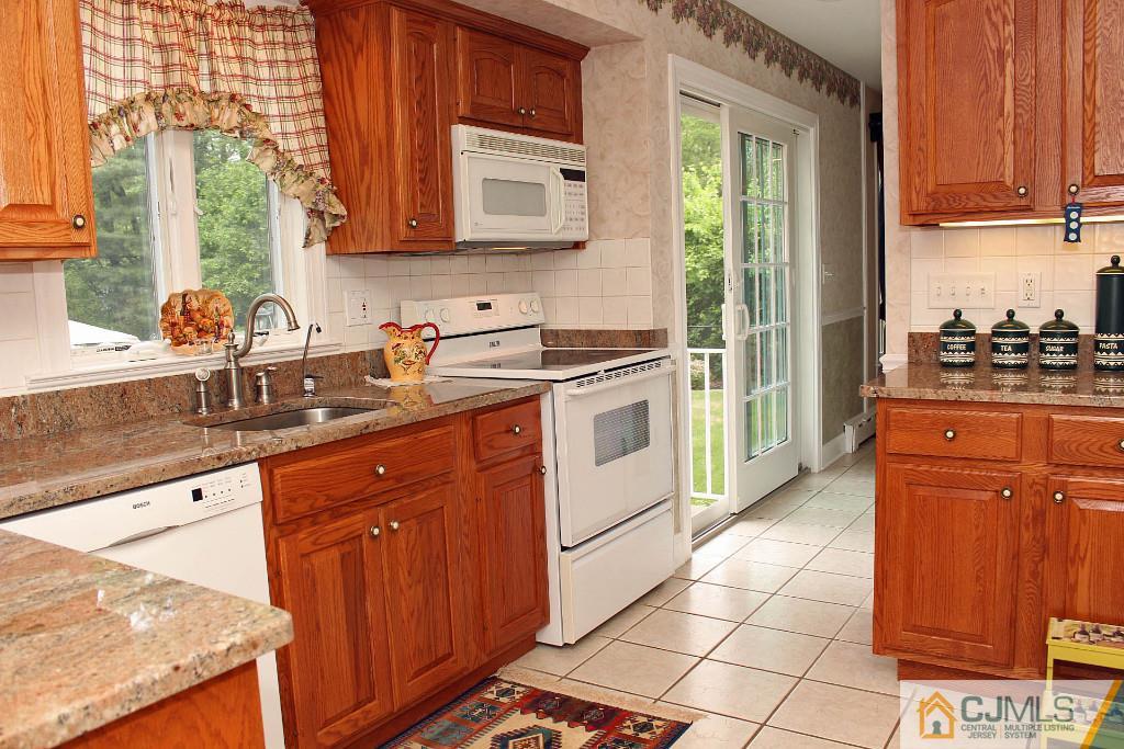 16 Freeman Street Edison, NJ 08820 - Photo 8 of 25 Gallery Image 8