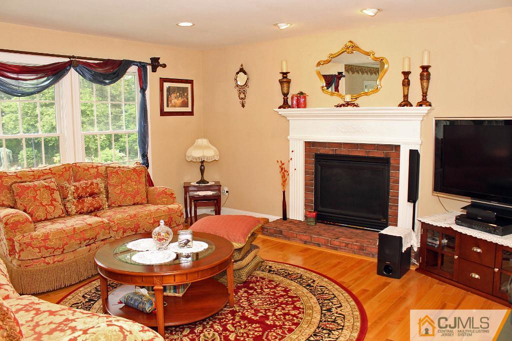 16 Freeman Street Edison, NJ 08820 - Photo 10 of 25 Gallery Image 10