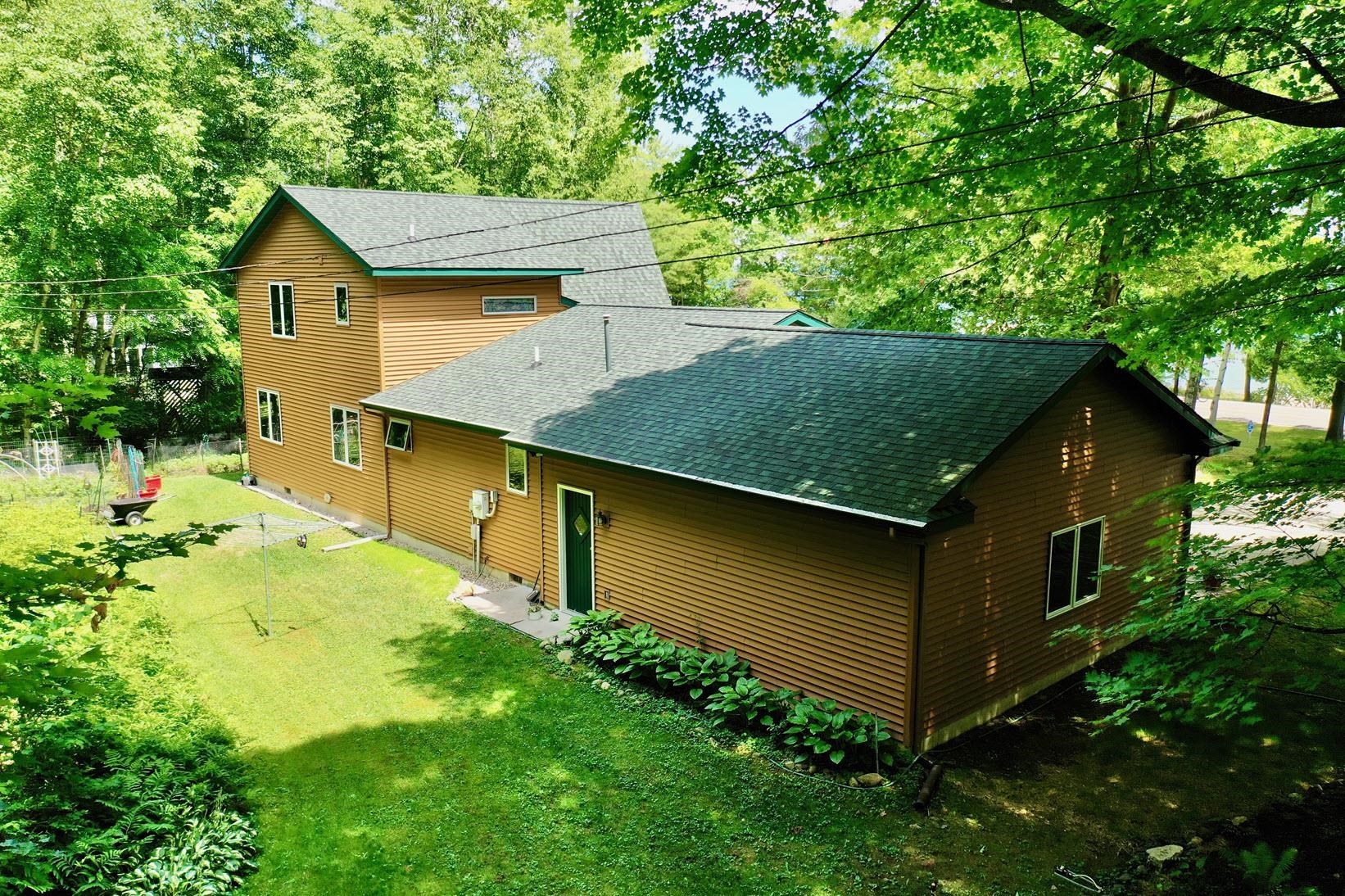 12397 Bluff Road Traverse City, MI 49686 - Photo 5 of 44 1902215-4.JPG