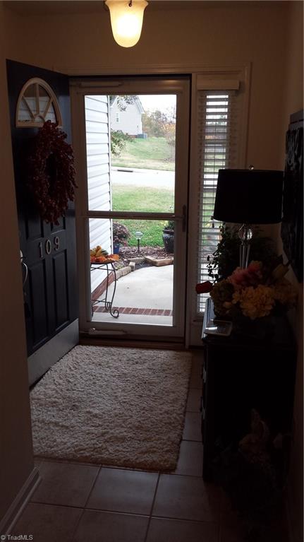109 Brae Ridge Lane King, NC 27021 - Photo 6 of 10 large foyer