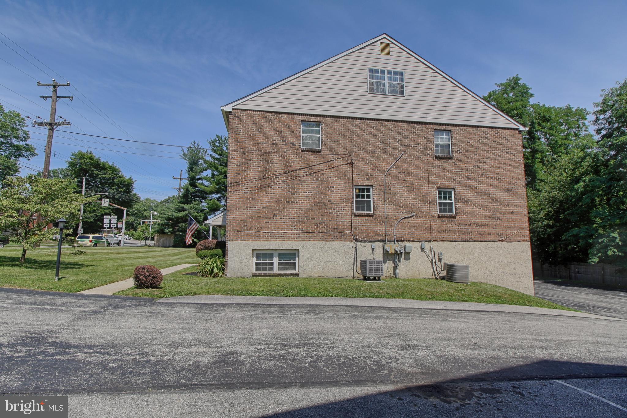 641 West Springfield Road, Unit B4 Springfield, PA 19064 - Photo 3 of 30