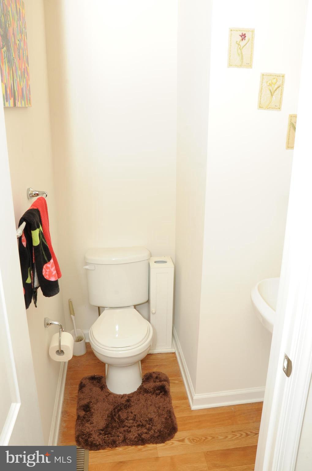 33 Magnolia Drive Elkton, MD 21921 - Photo 14 of 28 Main Level Powder Room
