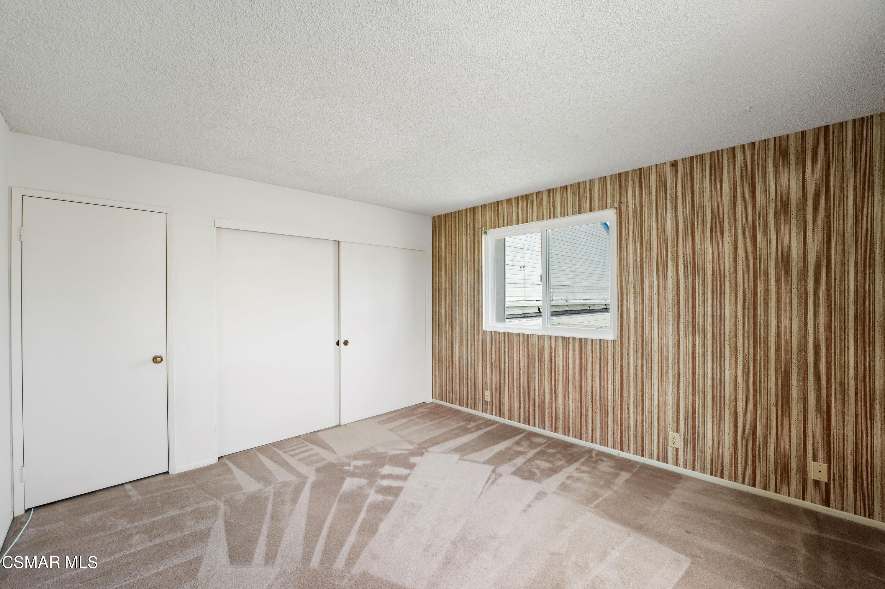 4512 Falkirk Bay Oxnard, CA 93035 - Photo 28 of 40 a view of an empty room with a window