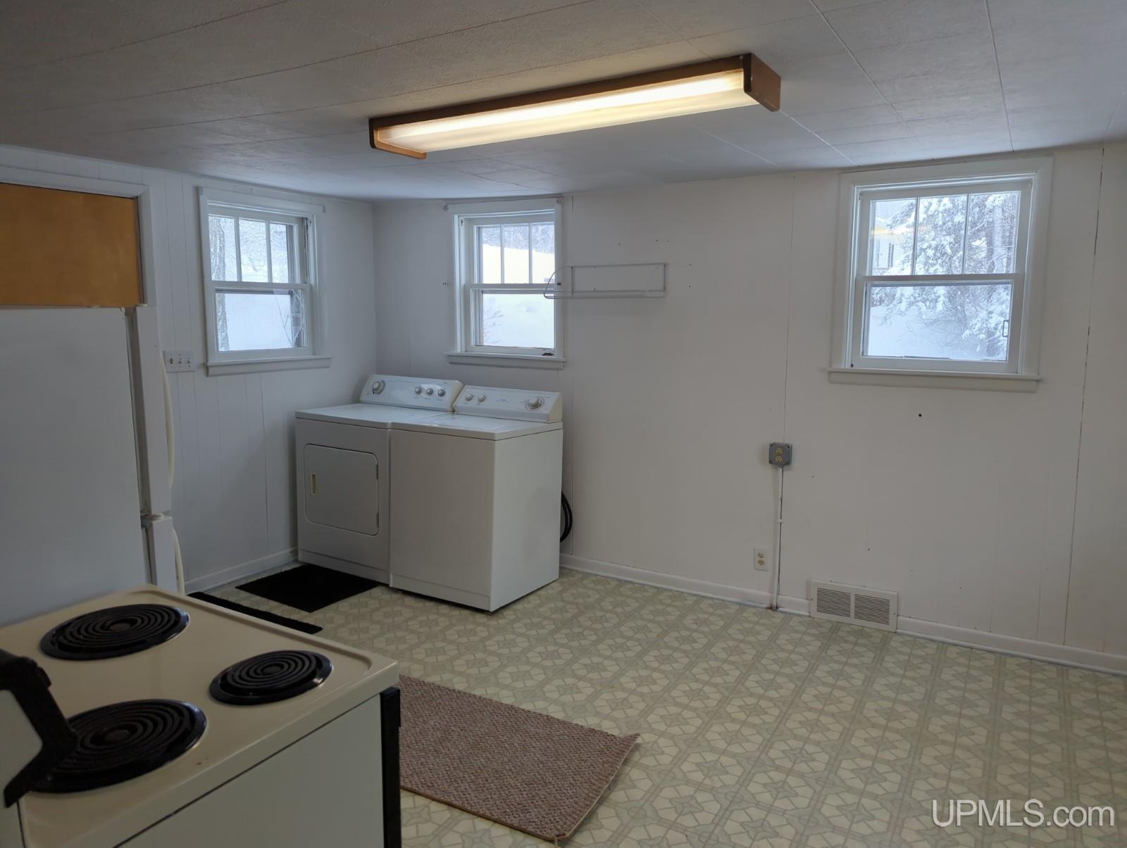 585 Rd PI Ishpeming, MI 49849 - Photo 9 of 33 Gallery Image 9