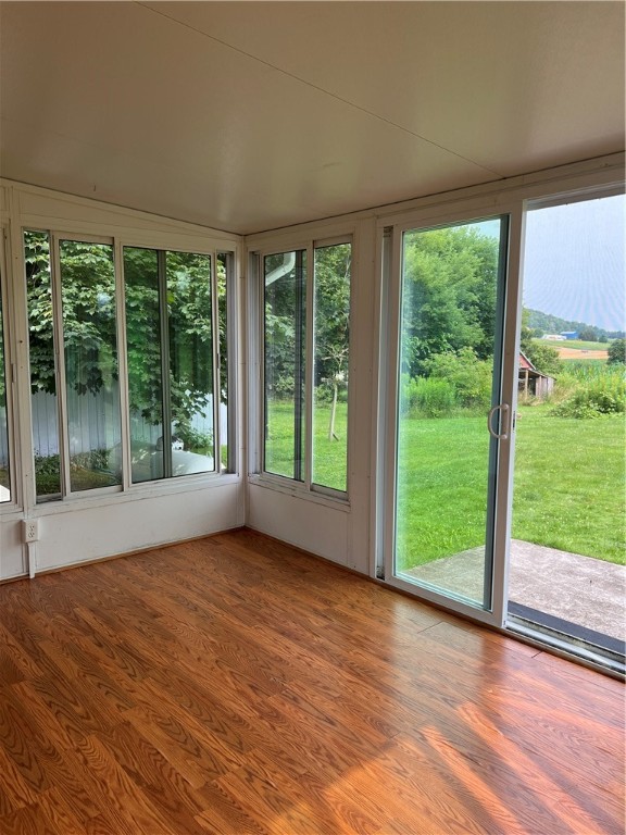 7551 Jackson School Road Lyons, NY 14489 - Photo 5 of 28 3 season room