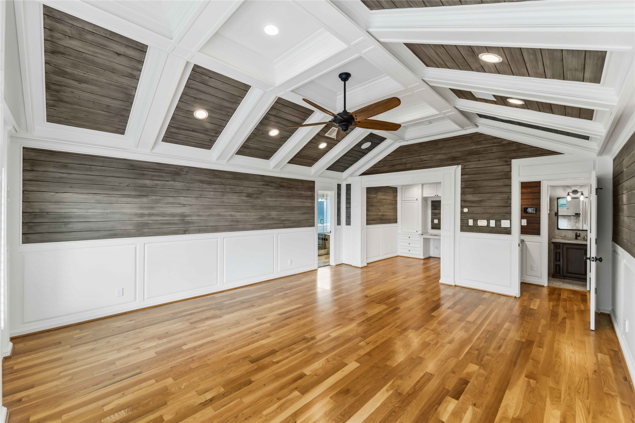4031 Fernwood Drive Houston, TX 77021 - Photo 15 of 34 a view of an entryway