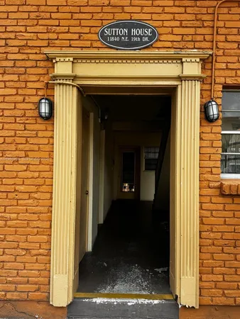 $2,595 | 11840 Northeast 19th Drive, Unit 19, North Miami, FL 33181