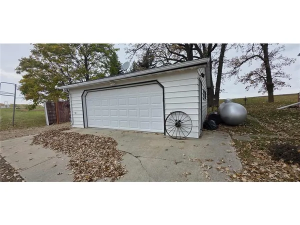 $214,900 | 78665 County Road 46, Albert Lea, MN 56007
