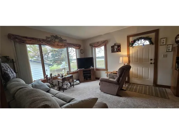 $214,900 | 78665 County Road 46, Albert Lea, MN 56007