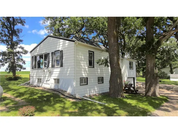 $214,900 | 78665 County Road 46, Albert Lea, MN 56007